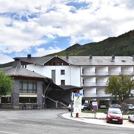 Hotel Y Apartamentos Snoe イサバ エクステリア 写真