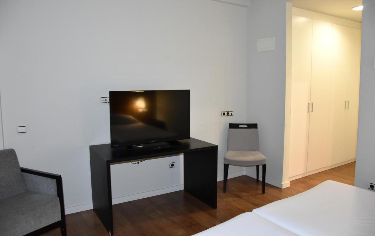 Hotel Y Apartamentos Snoe イサバ エクステリア 写真