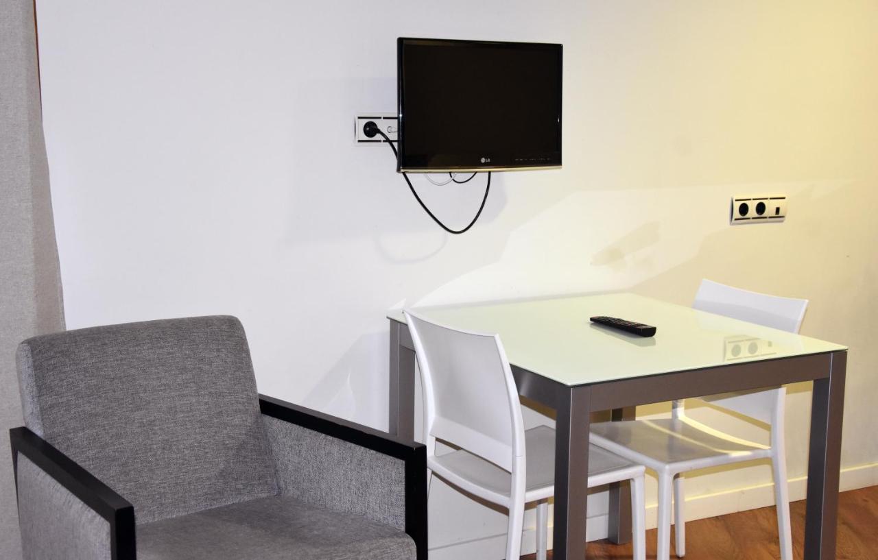 Hotel Y Apartamentos Snoe イサバ エクステリア 写真