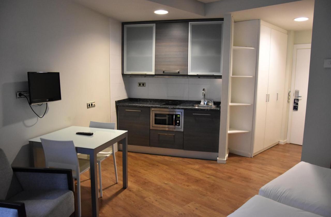 Hotel Y Apartamentos Snoe イサバ エクステリア 写真