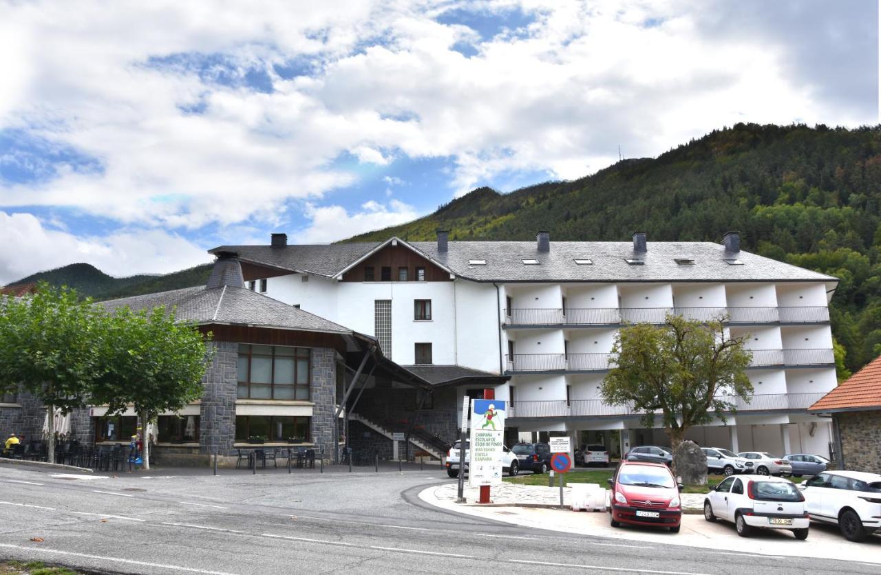 Hotel Y Apartamentos Snoe イサバ エクステリア 写真