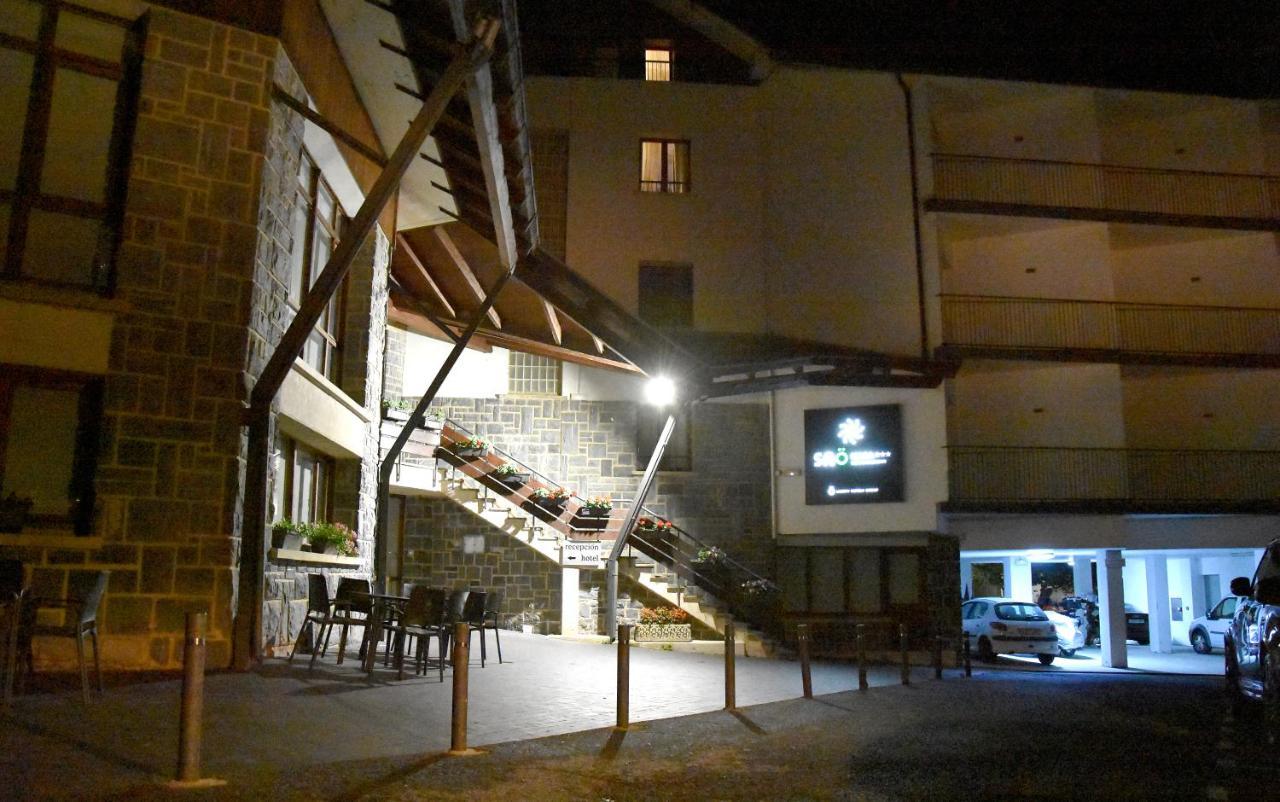 Hotel Y Apartamentos Snoe イサバ エクステリア 写真