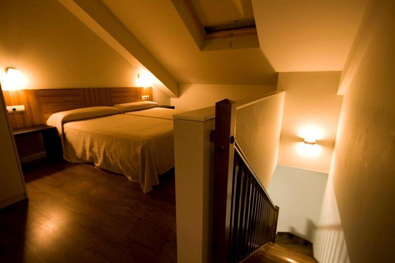 Hotel Y Apartamentos Snoe イサバ エクステリア 写真