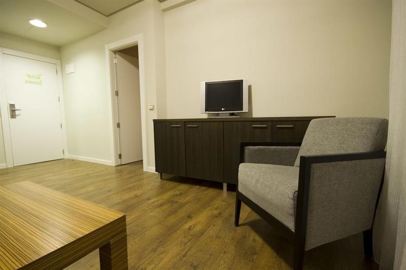 Hotel Y Apartamentos Snoe イサバ エクステリア 写真