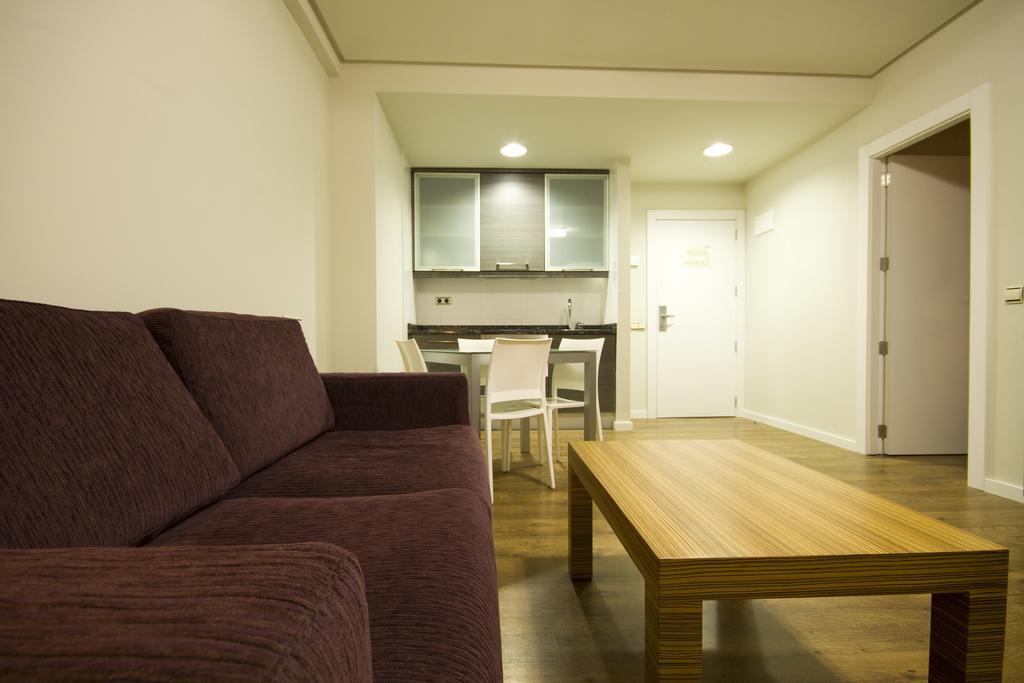 Hotel Y Apartamentos Snoe イサバ エクステリア 写真