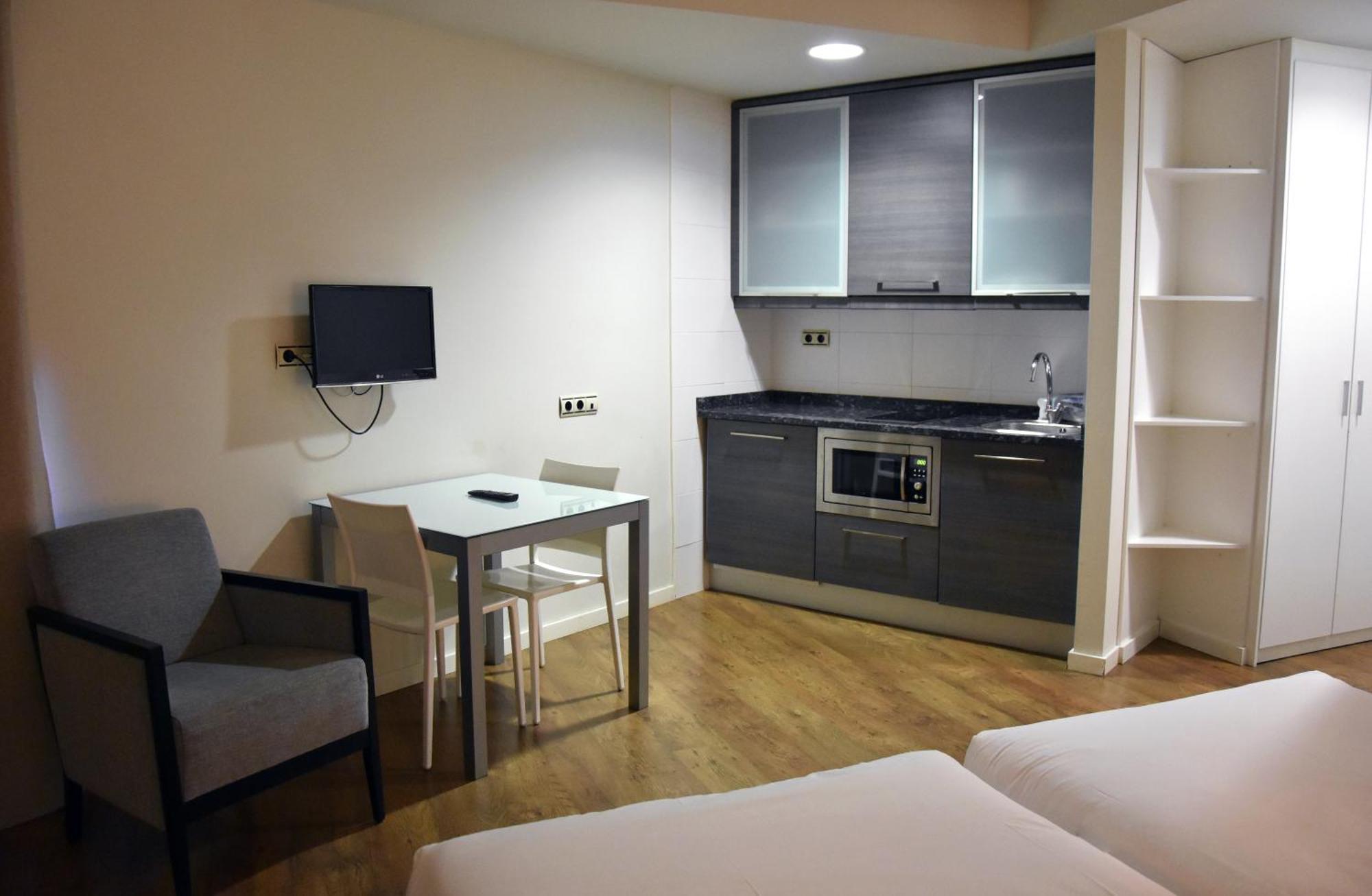 Hotel Y Apartamentos Snoe イサバ エクステリア 写真
