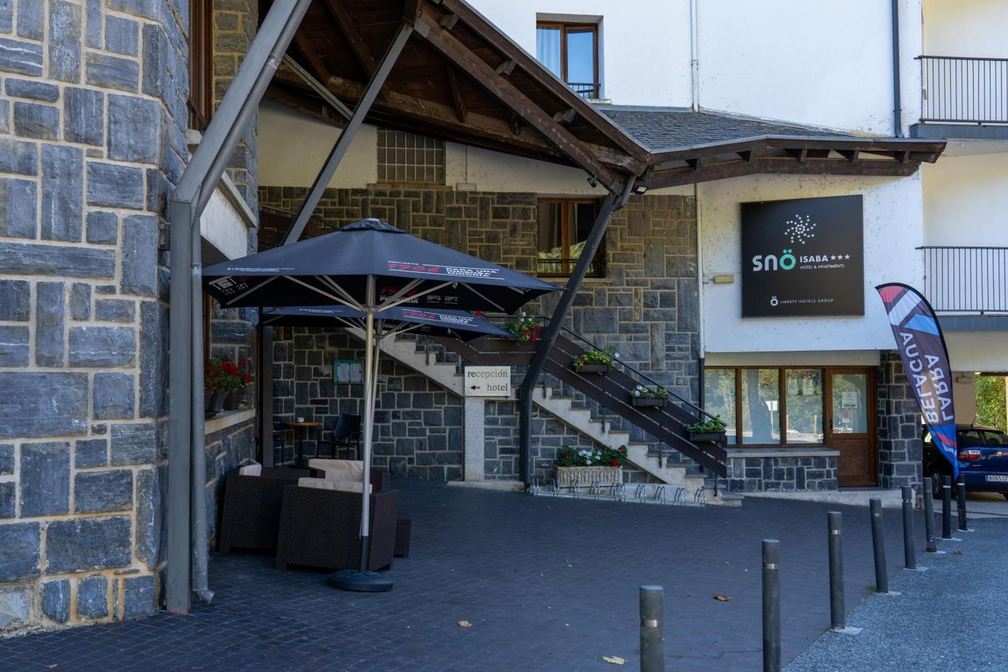 Hotel Y Apartamentos Snoe イサバ エクステリア 写真