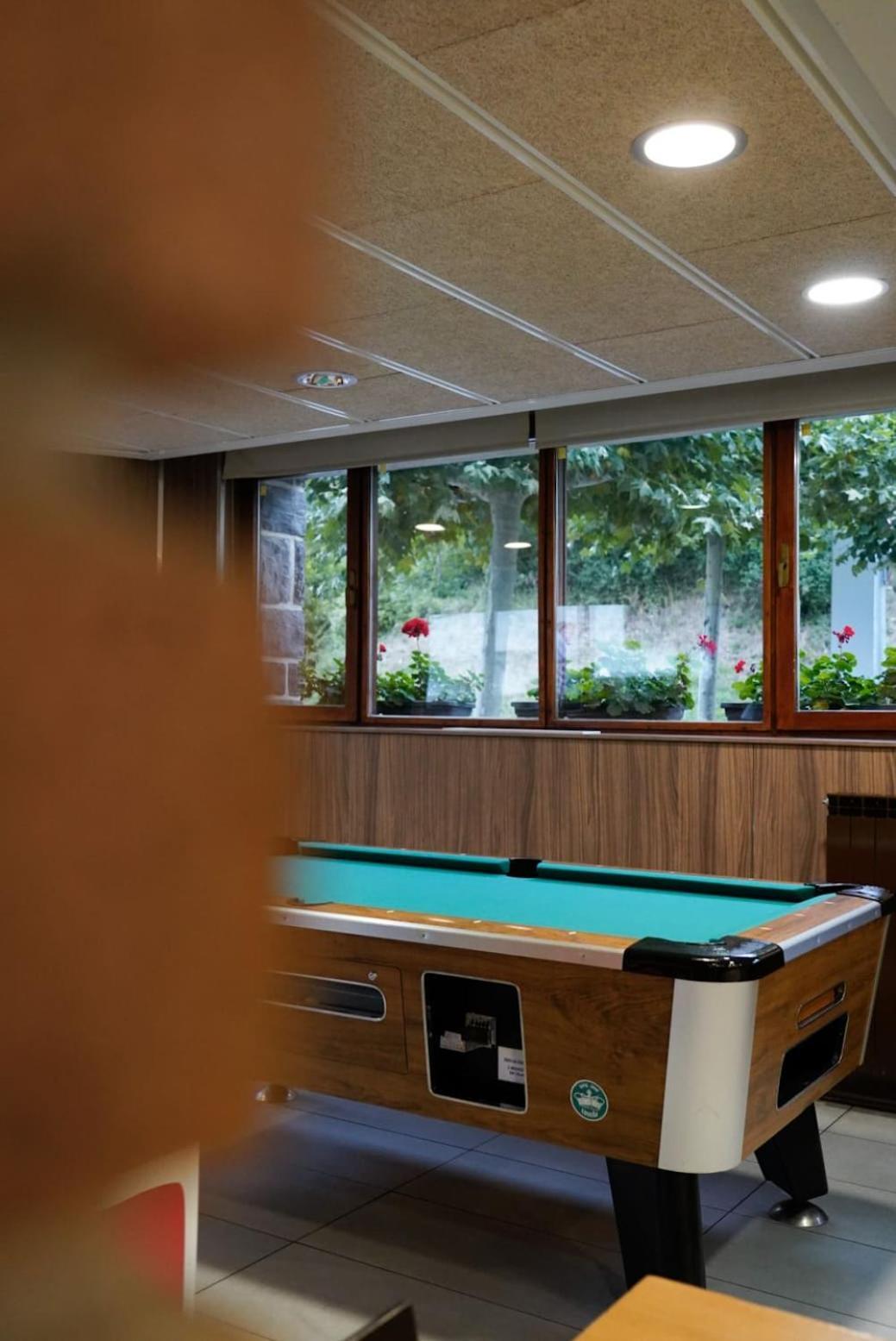 Hotel Y Apartamentos Snoe イサバ エクステリア 写真